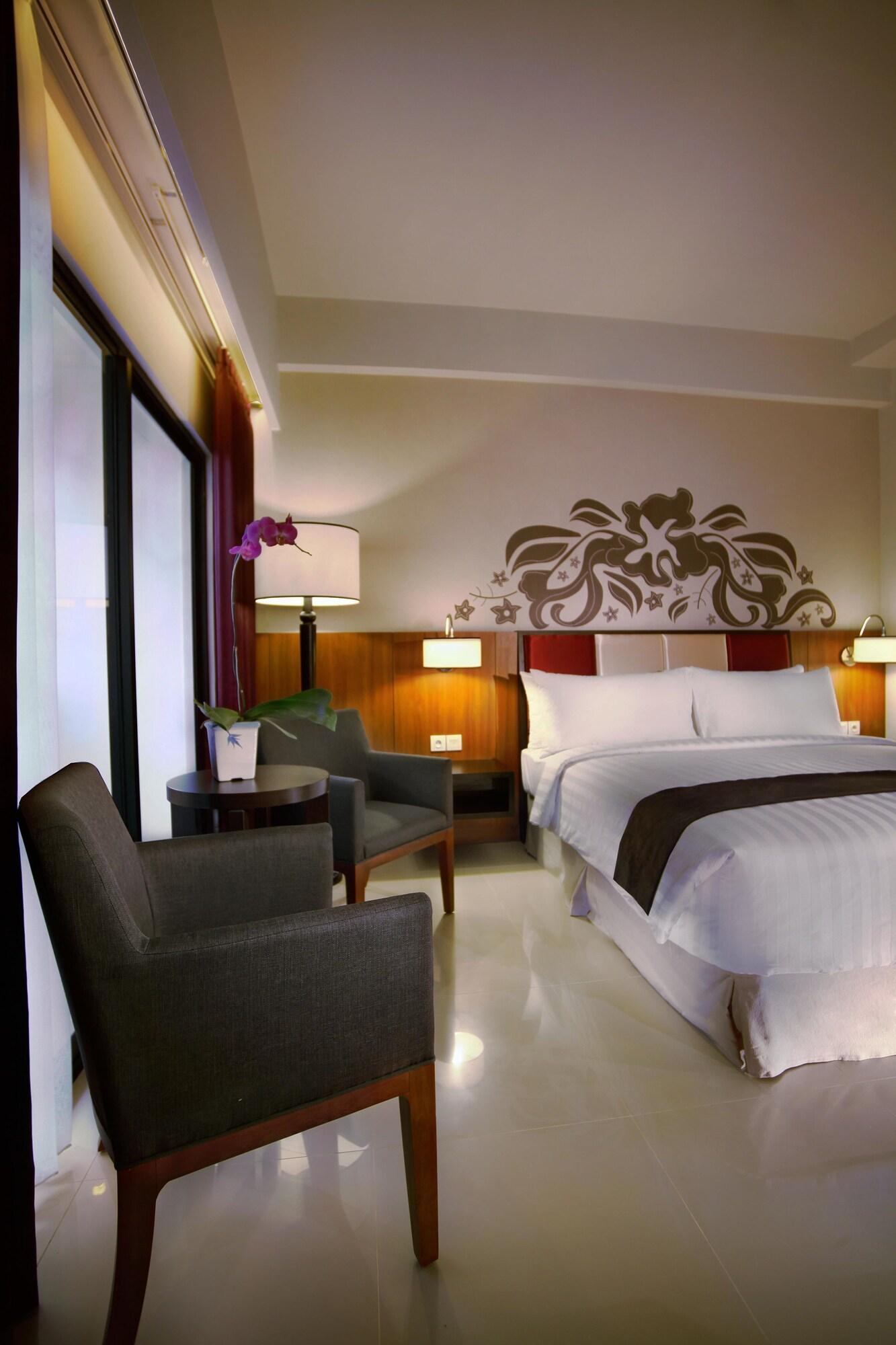 Aston Bojonegoro City Hotel Экстерьер фото
