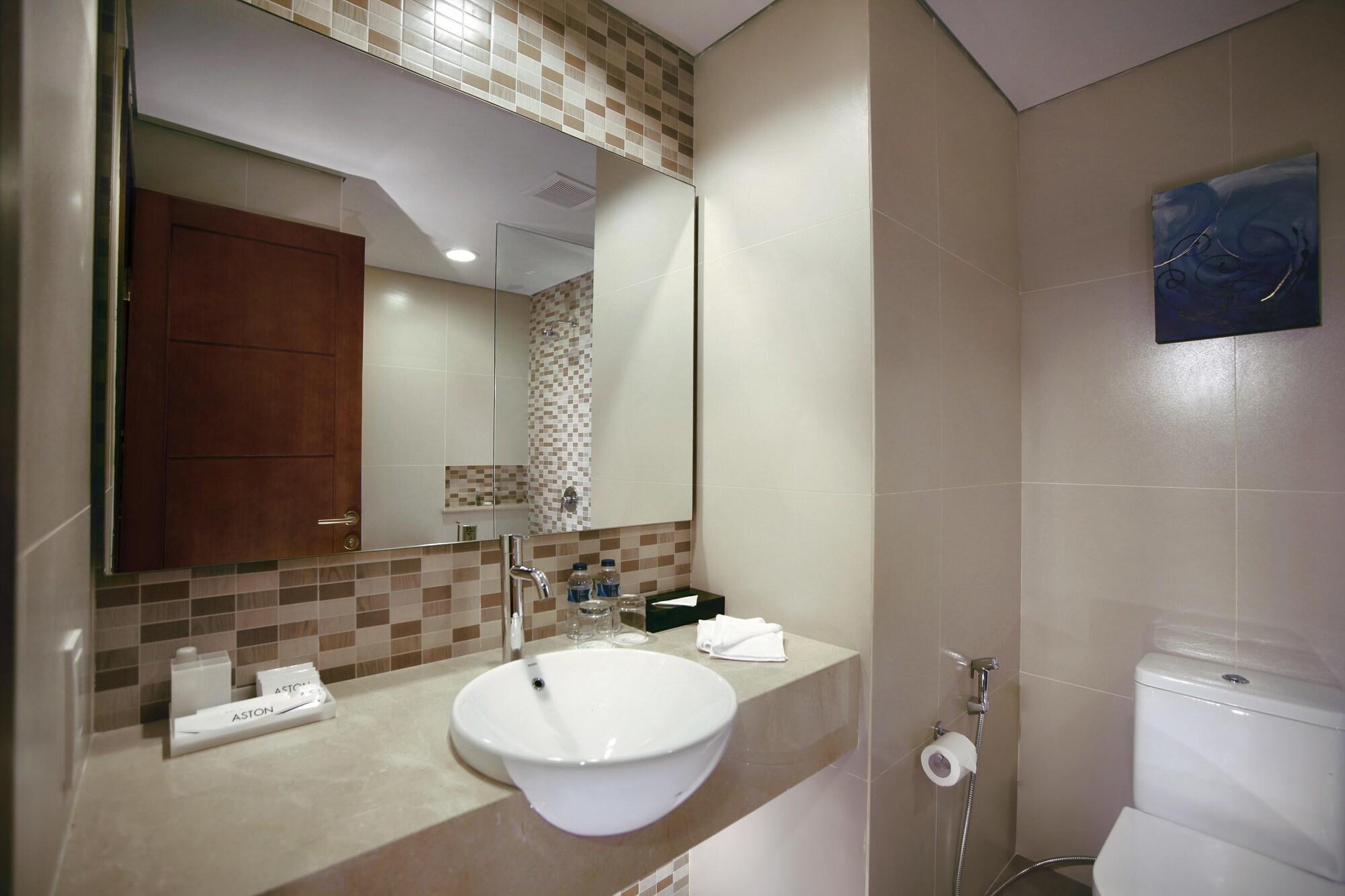 Aston Bojonegoro City Hotel Экстерьер фото