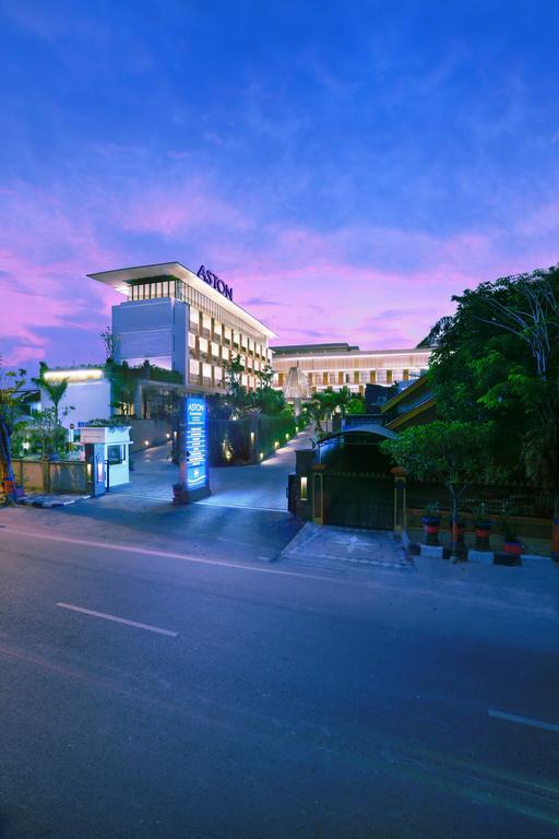 Aston Bojonegoro City Hotel Экстерьер фото